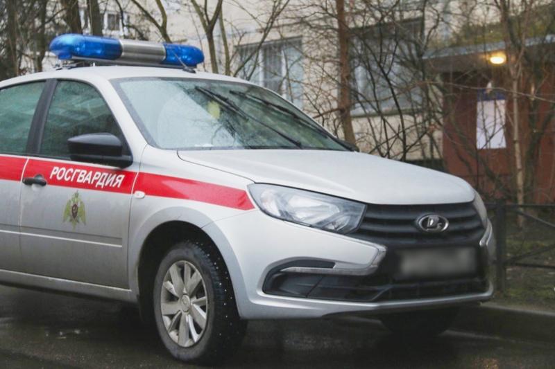 Росгвардейцы оказали содействие в задержании предполагаемого похитителя денежных средств с банковской карты