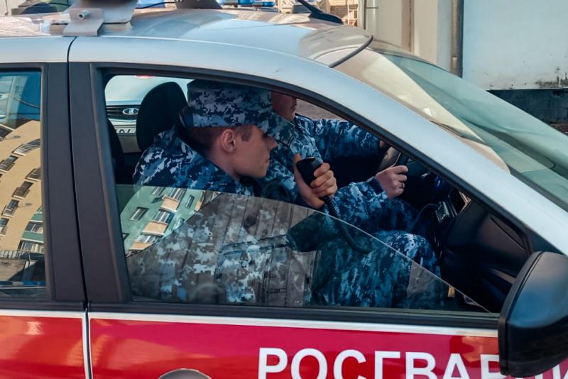 Росгвардейцы задержали агрессивного посетителя супермаркета