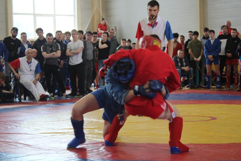 В Челябинской области состоялись всероссийские соревнования по самбо, организованные семьей росгвардейца