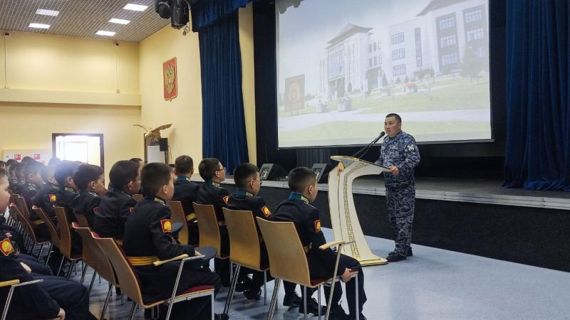 Подразделения Росгвардии провели совместные тренировки на охраняемом объекте в Кызыле