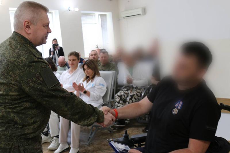 Генерал-лейтенант юстиции К.Е. Корпусов провел личный прием военнослужащих в Сакском военном клиническом санатории им. Н.И. Пирогова Минобороны России