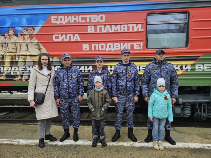 В Ставрополе росгвардейцы посетили передвижной музей «Поезд Победы»