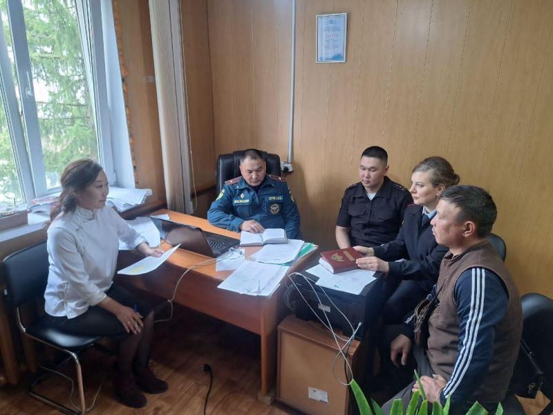 Росгвардейцы категорировали районную администрацию в Туве