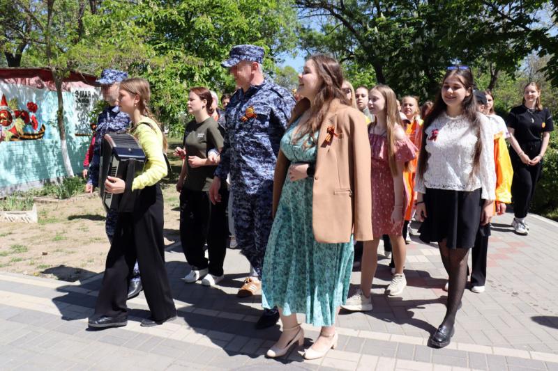 Росгвардейцы организовали масштабный патриотический флешмоб в Херсонской области