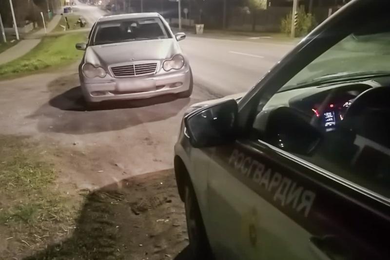 Беловские росгвардейцы пресекли движение автомобиля под управлением нетрезвого водителя