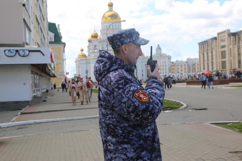 Личный состав Управления Росгвардии по Республике Мордовия принял участие в обеспечении общественной безопасности в День Победы