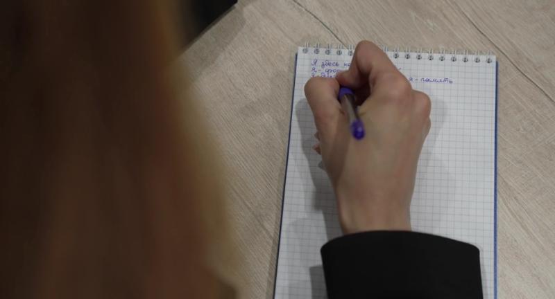 "Лёшкина смерть была настолько невозможной, что где-то на задворках сознания сохранялась надежда на чудо..."