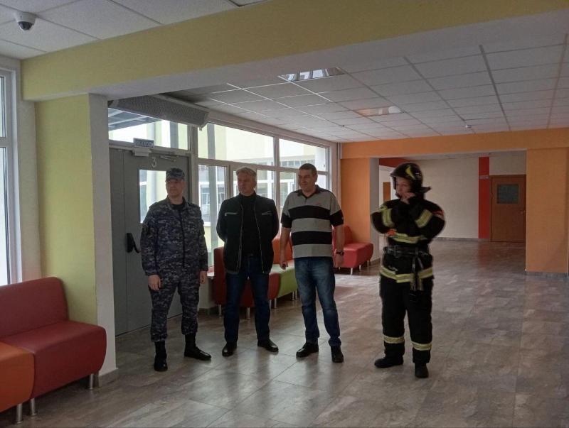 В соответствии с утвержденной стратегией комплексной безопасности во всех школах округа проведены Всероссийские учения по отработке действий в условиях экстремальных ситуаций