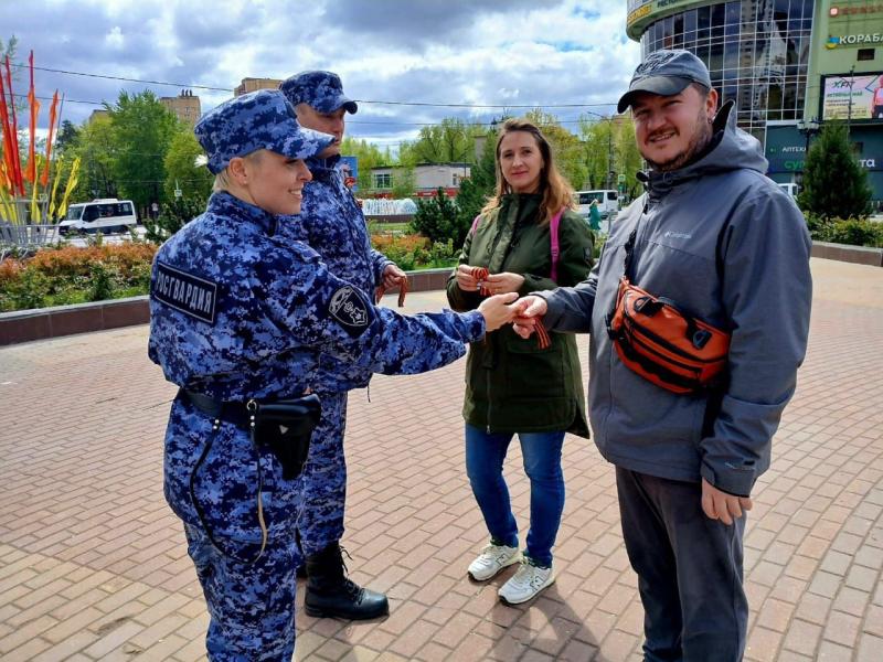 Всероссийскую патриотическую акцию «Георгиевская ленточка» поддержали росгвардейцы Пушкинского ОВО