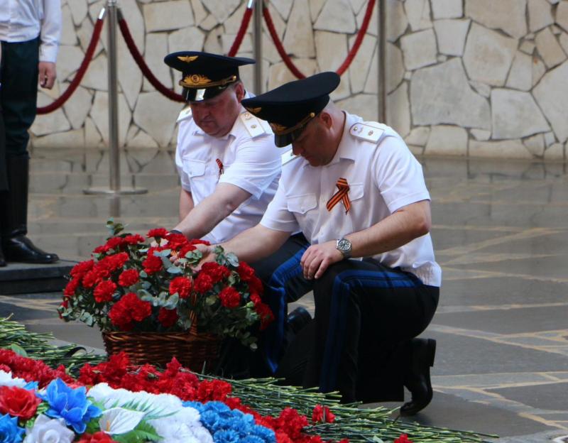 Работники ведомственной охраны Минтранса России почтили память героев Сталинградской битвы