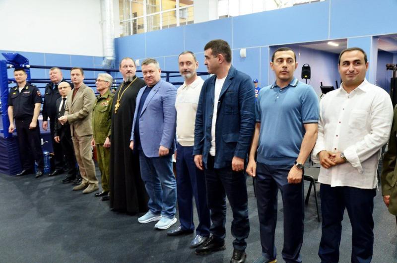 Депутат ЗСК Виктор Тепляков принял участие в церемонии открытия турнира по боксу