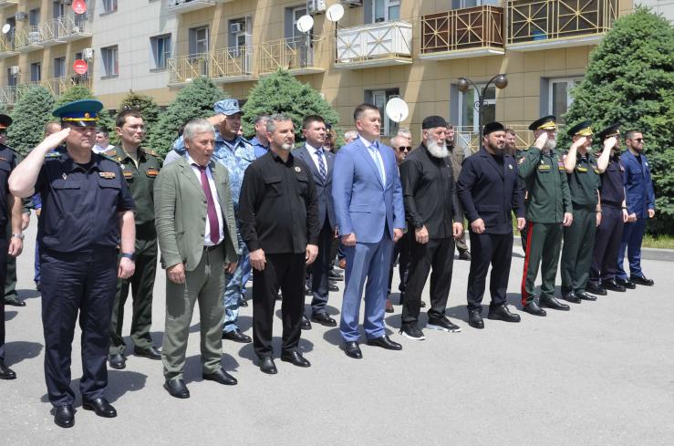 Командование ОГВ(с) поздравило сотрудников Пограничной службы ФСБ России по регионам Северного Кавказа с профессиональным праздником