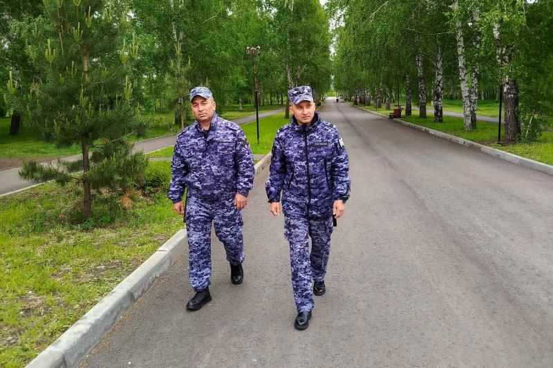 В Кузбассе росгвардейцы обеспечили правопорядок на мероприятиях ко Дню пограничника