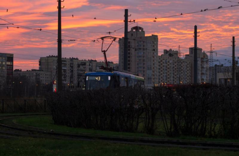В Петербурге строят трамвайную линию «Славянка». Районы на юге города станут привлекательнее для застройщиков? Повторитcя ли успех «Чижика»?