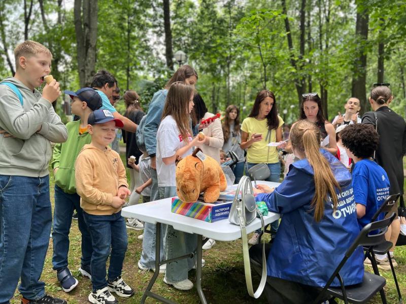 Молодогвардейцы Ленинского округа провели праздничные мероприятия ко Дню защиты детей