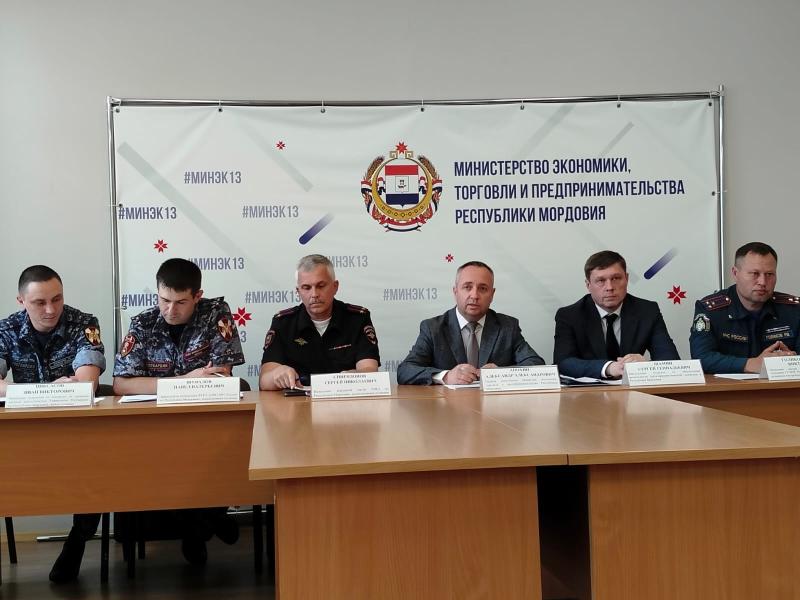 В Мордовии росгвардейцы приняли участие в семинаре по обеспечению антитеррористической защищенности объектов торговли