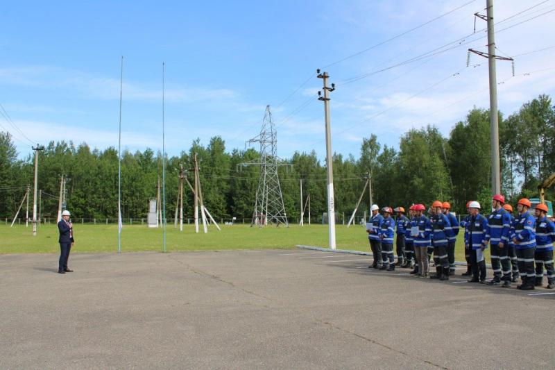 В смоленском филиале «Россети Центр» в ходе соревнований определили лучшую бригаду службы линий электропередач