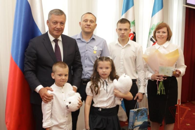 Семья военнослужащего Росгвардии из Иркутской области удостоена медали ордена «Родительская слава»