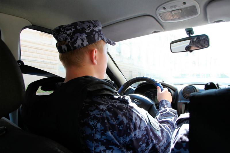 Росгвардейцы задержали любительницу «бесплатного» шоколада