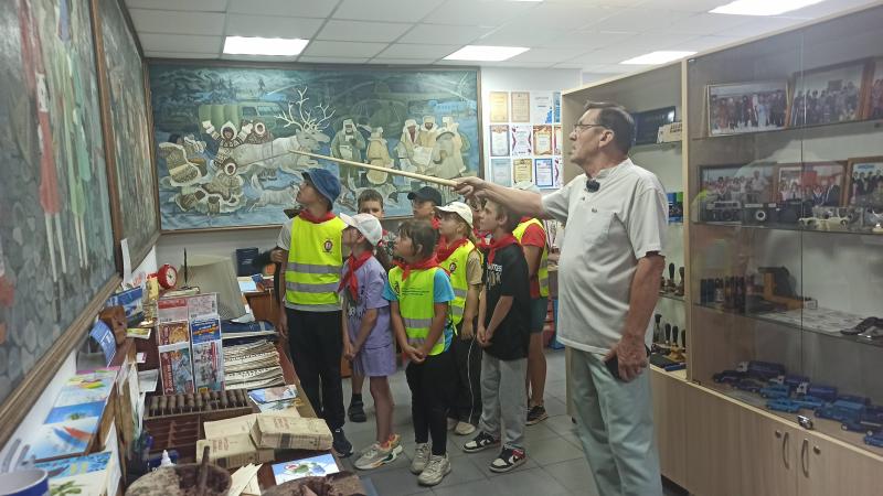 Экскурсии, практика или работа: что предлагает Почта юным томичам летом