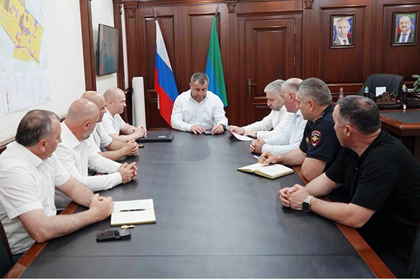 Начальник УФСИН Дагестана Сергей Ролдугин и глава города Дагестанские Огни Замир Гаджимурадов обсудили перспективы сотрудничества