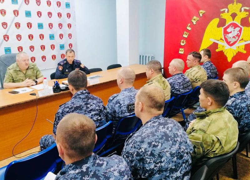 Заместитель командующего Восточным округом Росгвардии с рабочим визитом посетил подразделения ведомства в ЕАО