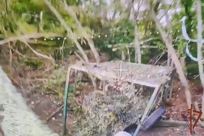 Оператор БПЛА Росгвардии уничтожил гаубицу Д-30 украинских националистов на сумском направлении