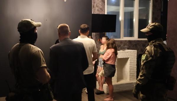 При поддержке спецназа Росгвардии пресечена деятельность интимного салона в Мордовии