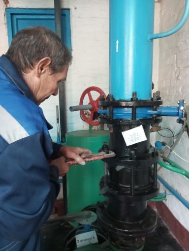 В жилищно-коммунальной службе № 10 филиала ФГБУ «ЦЖКУ» Минобороны России (по ВКС) 
идет подготовка к отопительному периоду 2025-2026 гг.