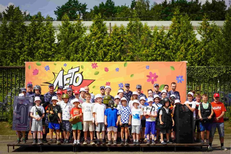 Столичные росгвардейцы провели урок мужества для участников детского городского клуба «Лето Побед»