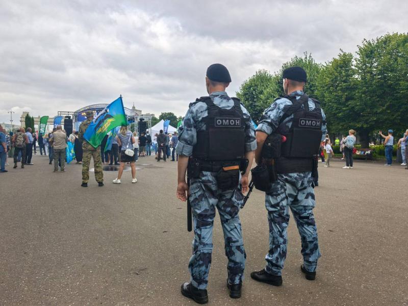 Росгвардия обеспечила безопасность массовых мероприятий в Москве