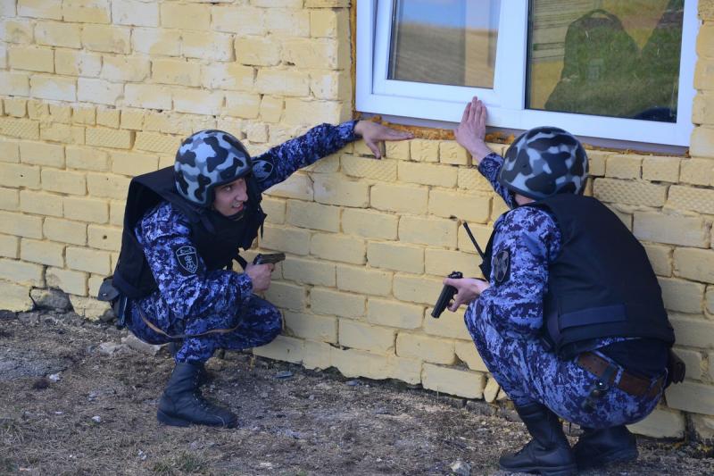 В Тольятти сотрудники Росгвардии задержали подозреваемого в попытке ограбить ломбард