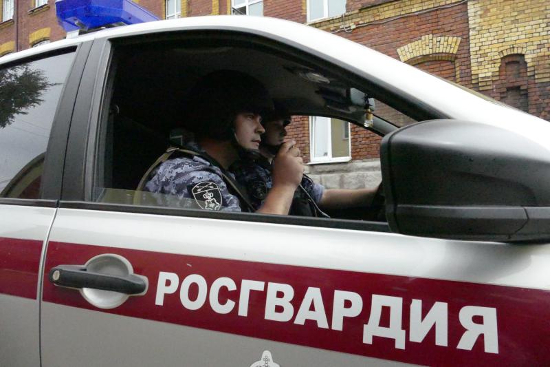 Сотрудники Росгвардии задержали жителя Иркутска, подозреваемого в хранении наркотических средств