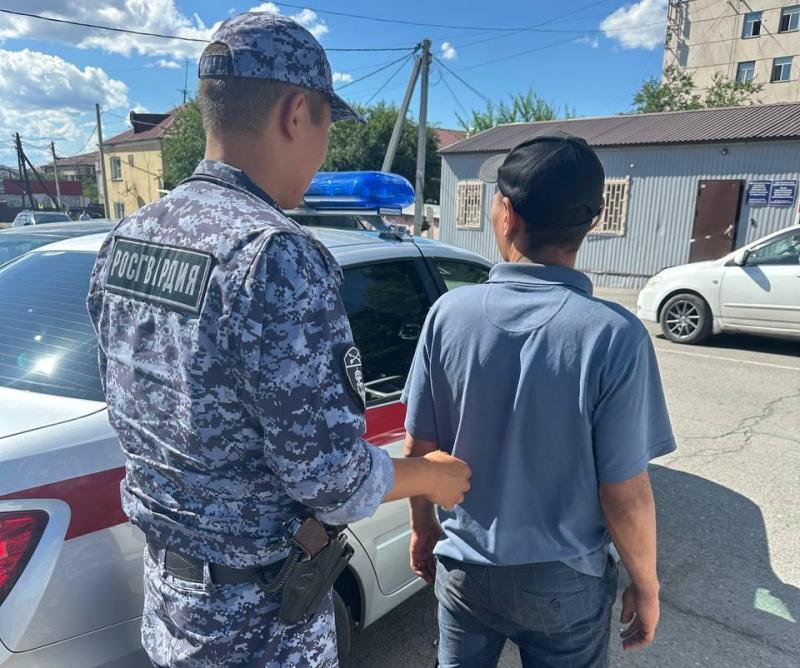 Кызылские росгвардейцы задержали находящегося в федеральном розыске злоумышленника