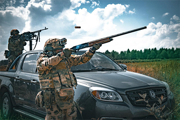 Спецназ Росгвардии провел тактико-специальное занятие в полевых условиях в Подмосковье