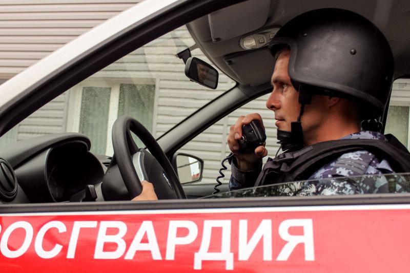 Росгвардейцы задержали похитительницу портативной музыкальной колонки из торговой точки