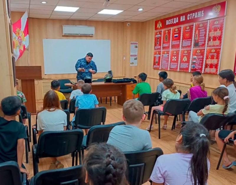 Сотрудники Росгвардии провели день открытых дверей