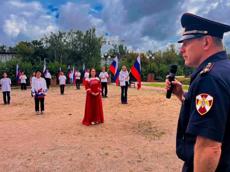 В Подмосковье сотрудники Росгвардии организовали флешмоб