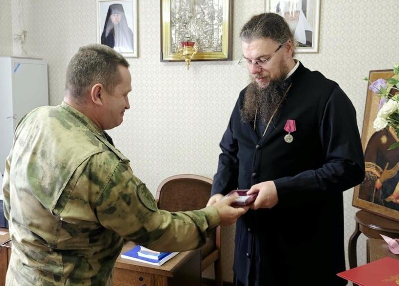 В Грозном состоялась рабочая встреча представителя командования ОГВ(с) с епископом Грозненским и Сунженским