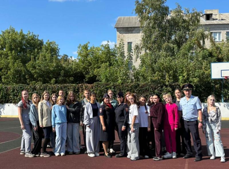 Профилактические беседы и агитационные мероприятия провели транспортные полицейские в Борисоглебском техникуме