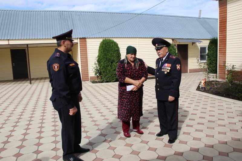 Представители Росгвардии в Кабардино-Балкарии навестили родных погибшего сослуживца