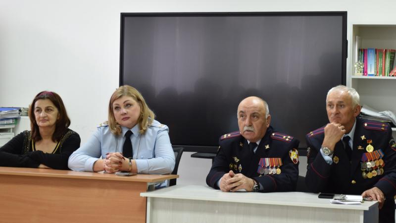 ВЕТЕРАН РОСГВАРДИИ ПРИНЯЛ УЧАСТИЕ В КРУГЛОМ СТОЛЕ, ПОСВЯЩЕННОМ 20-ЛЕТИЮ ТРАГИЧЕСКИХ СОБЫТИЙ В НАЛЬЧИКЕ