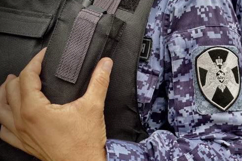 Росгвардейцы задержали кузбассовца, повредившего дверь в квартиру возлюбленной