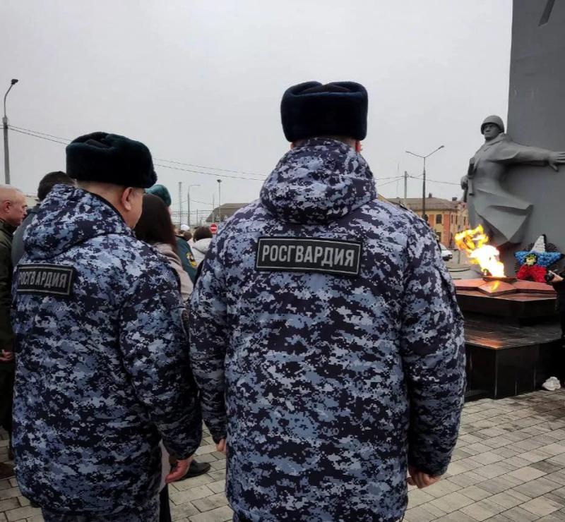 Росгвардейцы приняли участие в памятных мероприятиях ко Дню Героев Отечества в Подмосковье