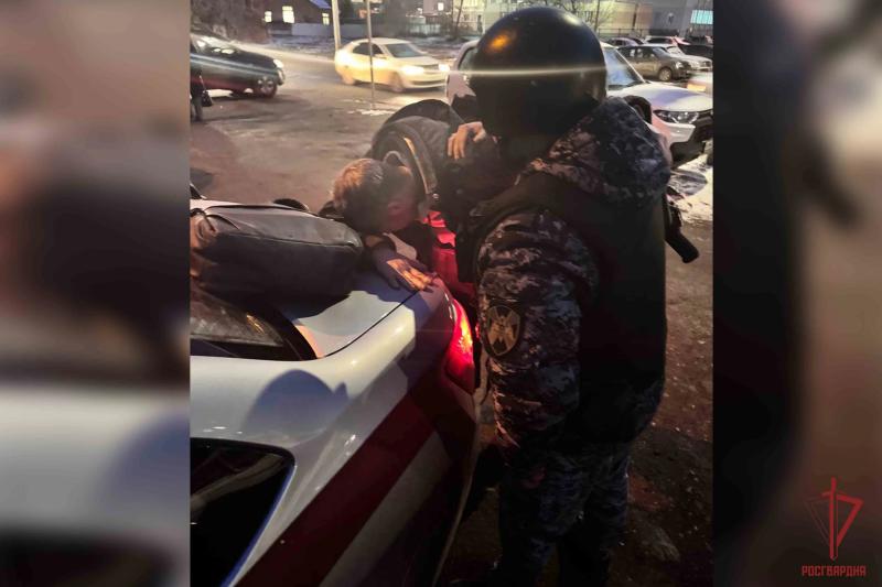 Чеховские Росгвардейцы задержали нетрезвого водителя в Подмосковье