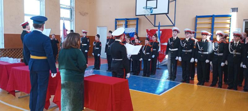 В Херсонской области воспитанники подшефного класса Росгвардии дали клятву кадета