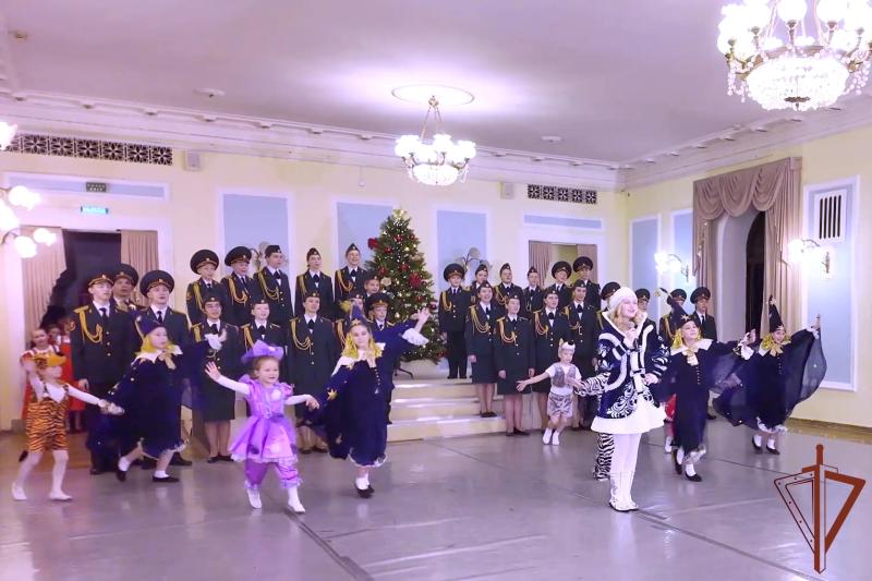 Запись новогоднего клипа с участием воспитанников детско студии состоялась в академическом ансамбле песни и пляски Росгвардии