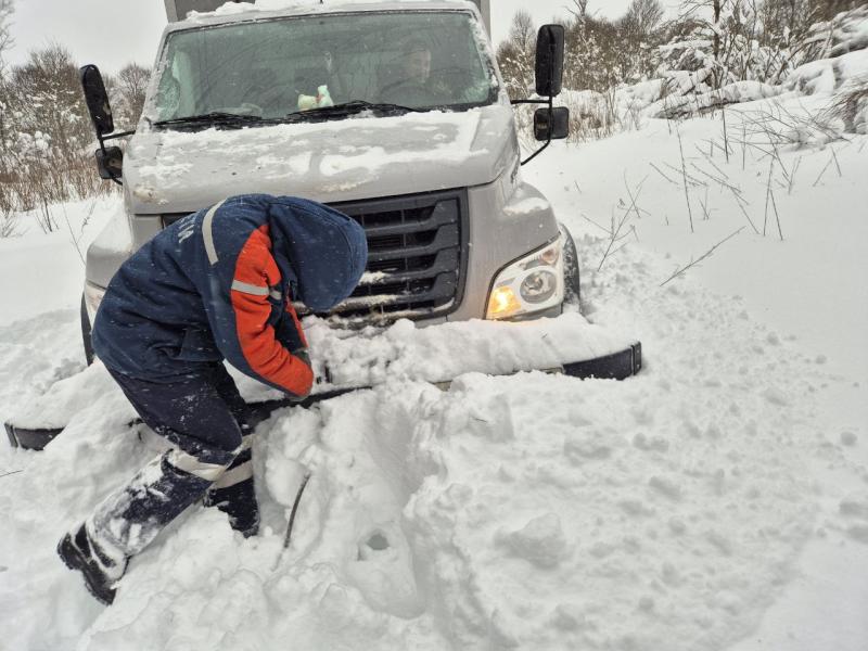 Специалисты «Смоленскэнерго» восстанавливают электроснабжение в сети 0,4 кВ по заявкам потребителей после снегопада