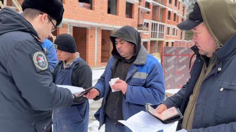 На строительных объектах Светлогорского округа выявили уклонистов от воинской службы.