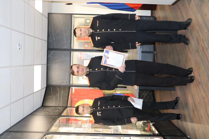 В военном следственном управлении по Северному флоту вручили грамоты сотрудникам ко Дню образования СК РФ